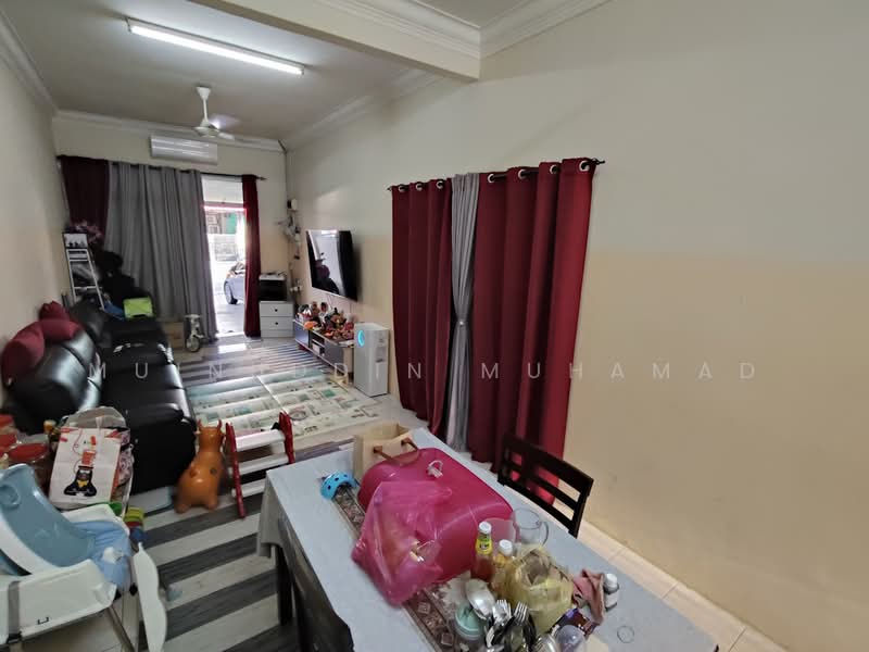 1-storey Terraced House for Sale in Hutan Melintang (Perak) - Muinuddin Muhamad - Living Room - PropertyGuru.com.my