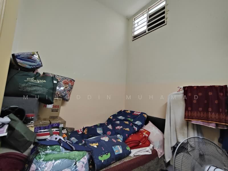 1-storey Terraced House for Sale in Hutan Melintang (Perak) - Muinuddin Muhamad - Bedroom - PropertyGuru.com.my
