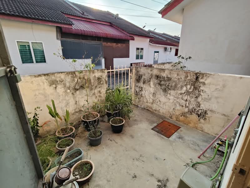 1-storey Terraced House for Sale in Hutan Melintang (Perak) - Muinuddin Muhamad - Exterior - PropertyGuru.com.my