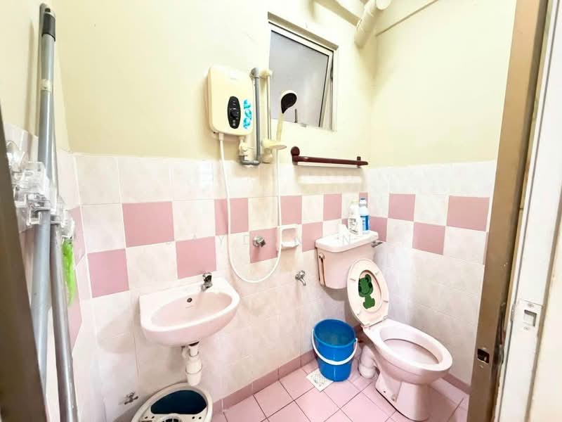 Apartment for Sale at Sri Impian Apartment - Jayden Ng - Bathroom - PropertyGuru.com.my
