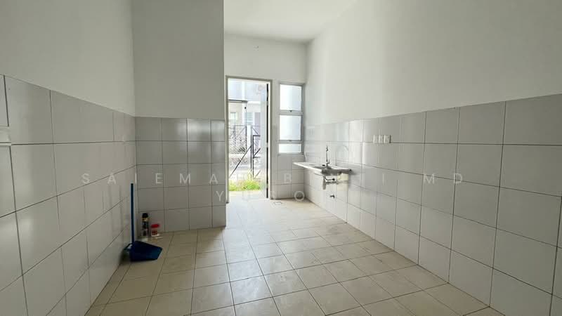 Terraced House for Sale in Sepang (Selangor) - SAIEMAH BINTI MD YUSOF - Kitchen - PropertyGuru.com.my
