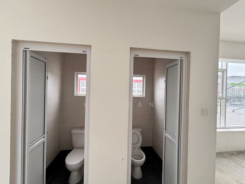 Semi-D Factory for Rent in Sepang (Selangor) - KF Kuan - Bathroom - PropertyGuru.com.my