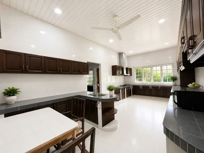 Bungalow House untuk Dijual di Taman Ampang Indah (Kuala Kubu Bharu) - Muhammad Ashraf . - Kitchen - PropertyGuru.com.my