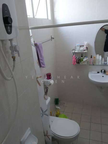 Servis Apartment untuk Disewa di Serviced Residence @ Casa Tiara - Yee Cheak Chen - Bathroom - PropertyGuru.com.my
