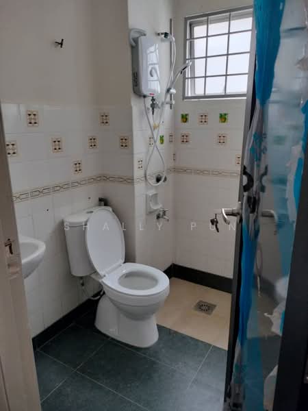 2-storey Terraced House for Rent in Bandar Kinrara Seksyen 1 (Bandar Kinrara) - Shally Pun - Bathroom - PropertyGuru.com.my