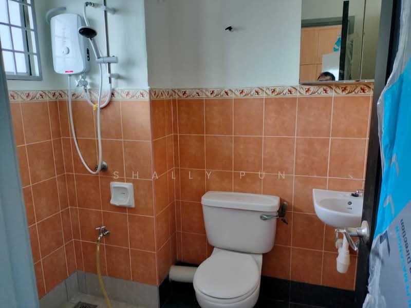 2-storey Terraced House for Rent in Bandar Kinrara Seksyen 1 (Bandar Kinrara) - Shally Pun - Bathroom - PropertyGuru.com.my