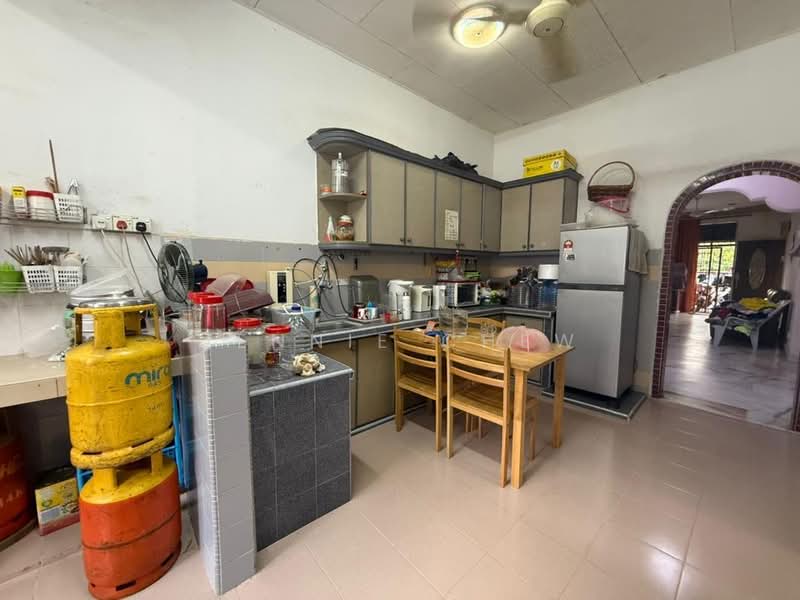 Rumah Teres 1 Tingkat untuk Dijual di Taman Desa Jaya (Johor Bahru) - Jennie Chew - Kitchen - PropertyGuru.com.my