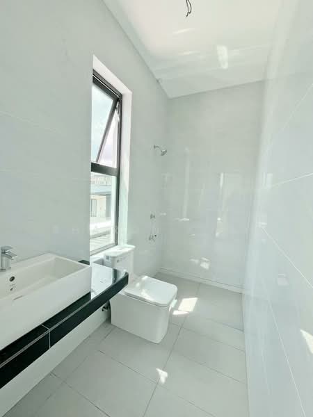 Rumah Berkembar untuk Dijual di Green Heights (Kuching) - Sharon Kueh - Bathroom - PropertyGuru.com.my