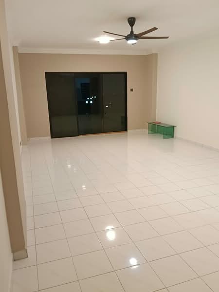 Pangsapuri untuk Dijual di Seri Mutiara Apartment - Henry Lee - Living Room - PropertyGuru.com.my