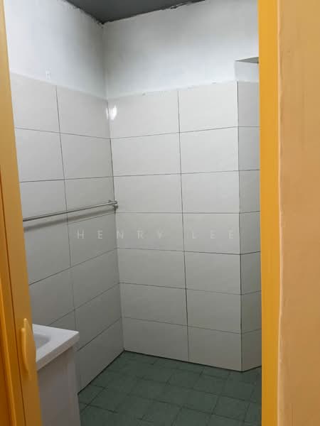 Pangsapuri untuk Dijual di Seri Mutiara Apartment - Henry Lee - Bathroom - PropertyGuru.com.my