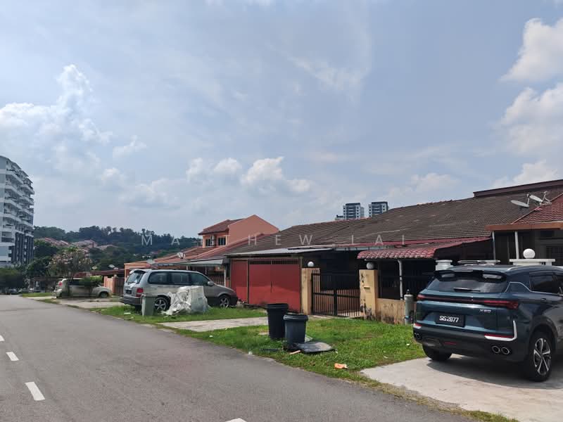 Rumah Teres 1.5 Tingkat untuk Dijual di Batu 9 (Cheras) - Matthew Lai - Exterior - PropertyGuru.com.my