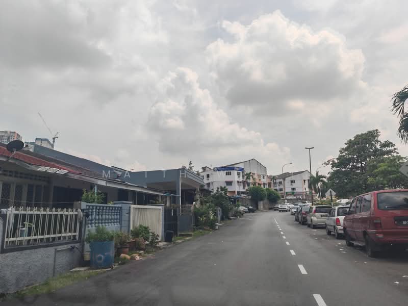 Rumah Teres 1.5 Tingkat untuk Dijual di Batu 9 (Cheras) - Matthew Lai - Exterior - PropertyGuru.com.my