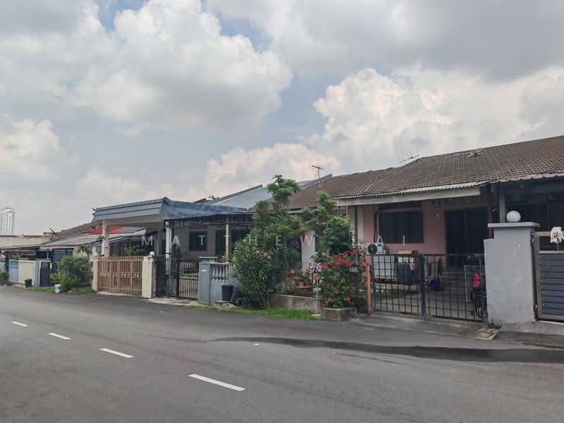 Rumah Teres 1.5 Tingkat untuk Dijual di Batu 9 (Cheras) - Matthew Lai - Exterior - PropertyGuru.com.my