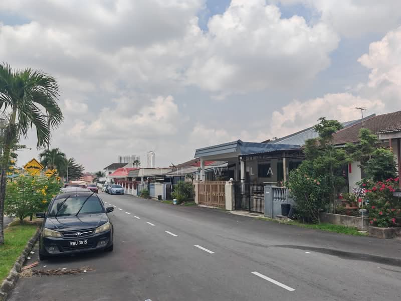 Rumah Teres 1.5 Tingkat untuk Dijual di Batu 9 (Cheras) - Matthew Lai - Exterior - PropertyGuru.com.my