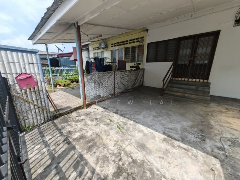 Rumah Teres 1.5 Tingkat untuk Dijual di Batu 9 (Cheras) - Matthew Lai - Exterior - PropertyGuru.com.my