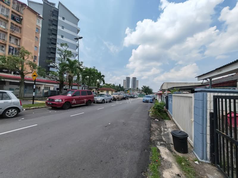 Rumah Teres 1.5 Tingkat untuk Dijual di Batu 9 (Cheras) - Matthew Lai - Exterior - PropertyGuru.com.my