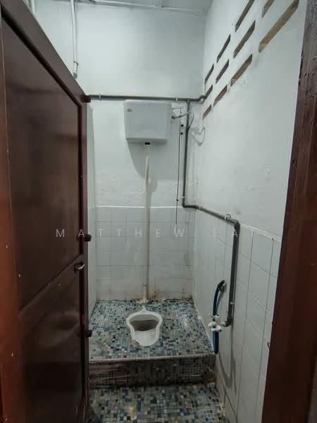 Rumah Teres 1.5 Tingkat untuk Dijual di Batu 9 (Cheras) - Matthew Lai - Bathroom - PropertyGuru.com.my
