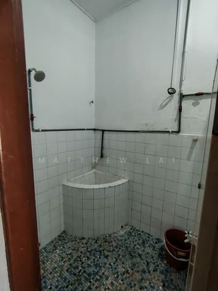Rumah Teres 1.5 Tingkat untuk Dijual di Batu 9 (Cheras) - Matthew Lai - Bathroom - PropertyGuru.com.my