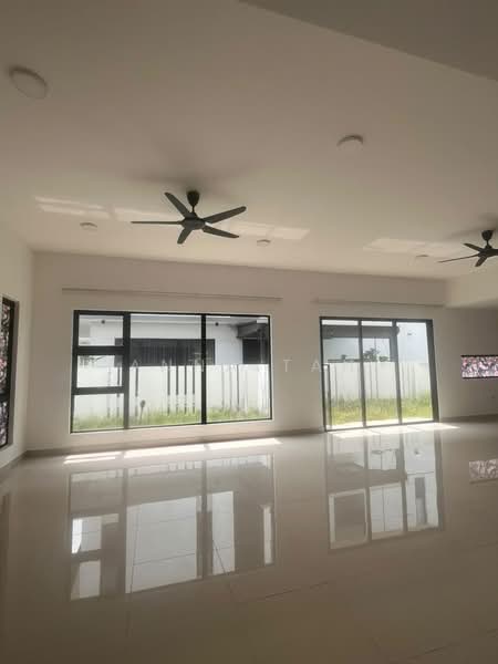 Rumah Berkembar untuk Disewa di Bandar Tropicana Aman (Telok Panglima Garang) - Anna Tan - Living Room - PropertyGuru.com.my