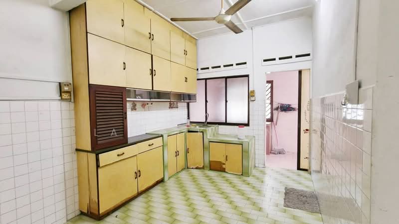 Rumah Teres 1 Tingkat untuk Disewa di Taman Johor Jaya (Johor Bahru) - Lai Kok Seng - Kitchen - PropertyGuru.com.my