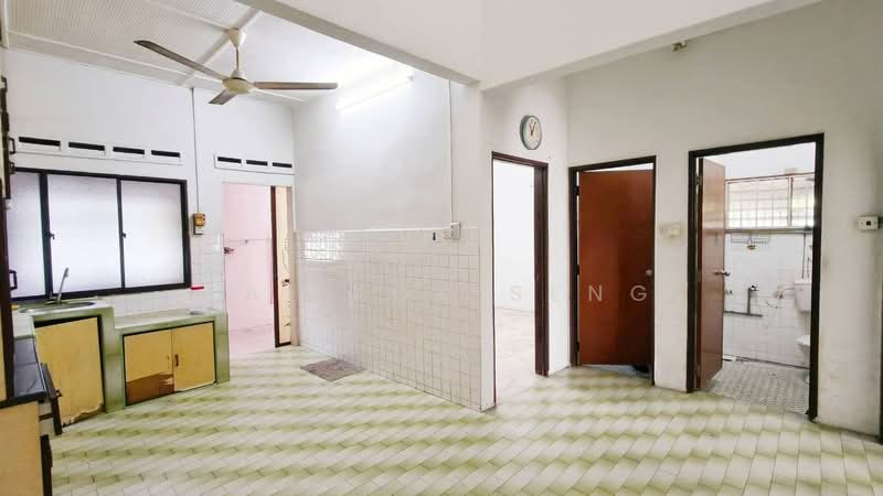 Rumah Teres 1 Tingkat untuk Disewa di Taman Johor Jaya (Johor Bahru) - Lai Kok Seng - Kitchen - PropertyGuru.com.my