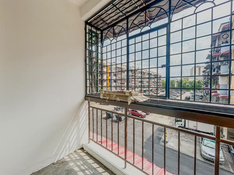 Flat for Sale at Pandan Mewah - Azri Zabidin - Balcony - PropertyGuru.com.my