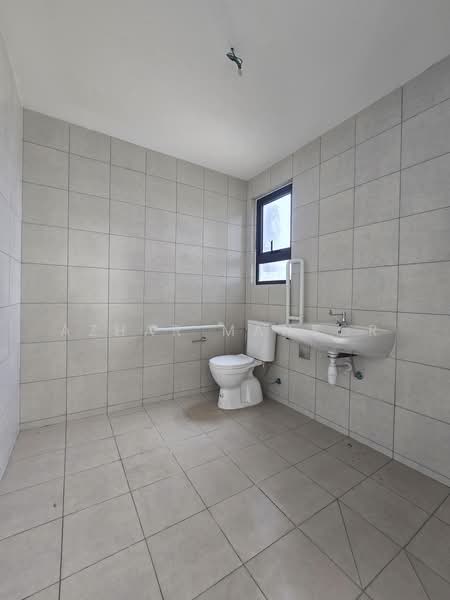 Kilang untuk Dijual di Sungai Buloh (Selangor) - Azhar Mansor - Bathroom (Ground Floor) - PropertyGuru.com.my