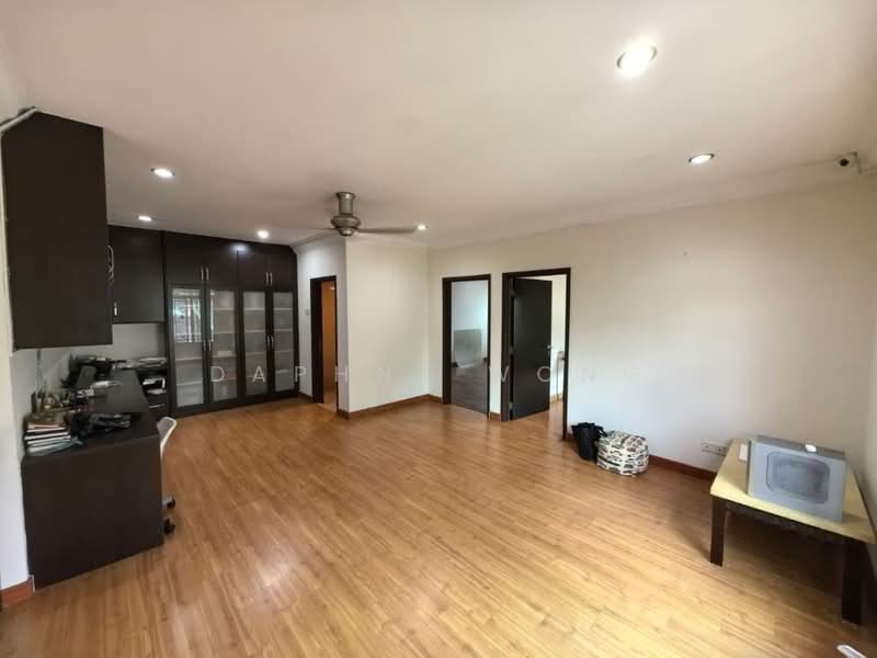 Rumah Berkembar untuk Dijual di Taman Yarl (Jalan Klang Lama (Old Klang Road)) - Daphne Wong - Living Room - PropertyGuru.com.my