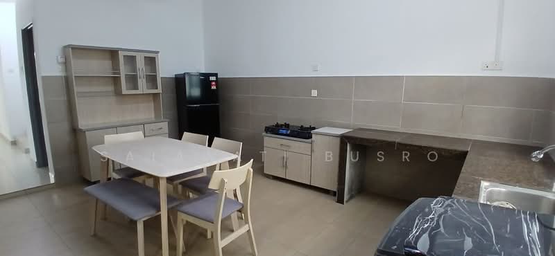 Townhouse for Rent in Bandar Saujana Putra (Tanjong Duabelas) - Salawati Busro - Kitchen - PropertyGuru.com.my