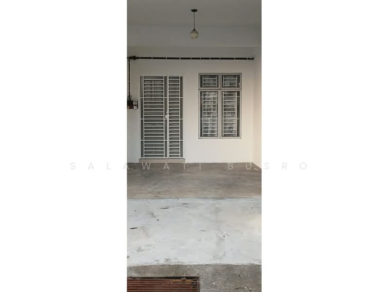 Townhouse for Rent in Bandar Saujana Putra (Tanjong Duabelas) - Salawati Busro - Exterior - PropertyGuru.com.my