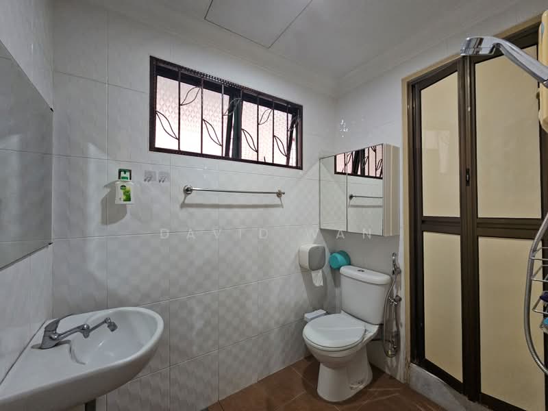 Rumah Teres untuk Dijual di Bandar Sungai Long (Selangor) - David Wan - Bathroom - PropertyGuru.com.my