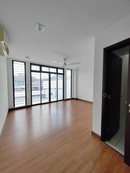 Rumah Teres 3-Tingkat untuk Disewa di Denai Alam (Shah Alam) - Jennifer Yeo - Living Room - PropertyGuru.com.my