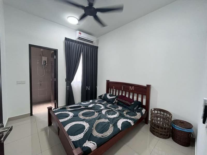 Rumah Teres 2 Tingkat untuk Disewa di Leisure Farm (Gelang Patah) - Tony Lim - Bedroom - PropertyGuru.com.my