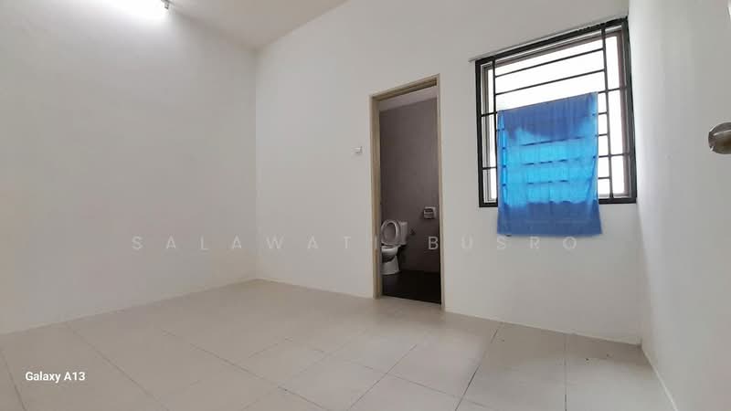 Rumah Berkembar untuk Disewa di Bandar Saujana Putra (Tanjong Duabelas) - Salawati Busro - Bathroom - PropertyGuru.com.my