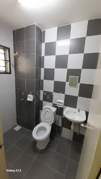 Rumah Berkembar untuk Disewa di Bandar Saujana Putra (Tanjong Duabelas) - Salawati Busro - Bathroom - PropertyGuru.com.my