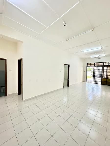 Rumah Teres 1 Tingkat untuk Disewa di Taman Pelangi Indah (Ulu Tiram) - Kris Ong - PropertyGuru.com.my