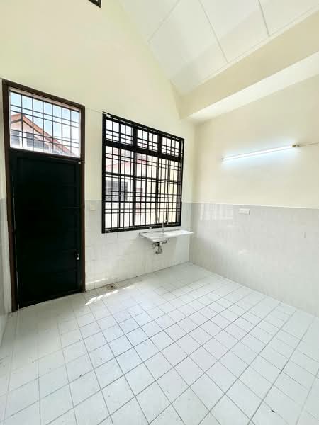 Rumah Teres 1 Tingkat untuk Disewa di Taman Pelangi Indah (Ulu Tiram) - Kris Ong - PropertyGuru.com.my