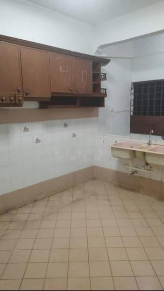 Rumah Teres 2-Tingkat untuk Disewa di Taman Desa Cemerlang (Ulu Tiram) - Alvin Cham - Kitchen - PropertyGuru.com.my