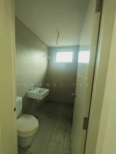 Rumah Teres 2 Tingkat untuk Dijual di Bandar Seri Impian (Kluang) - Shanel Tee - Bathroom - PropertyGuru.com.my