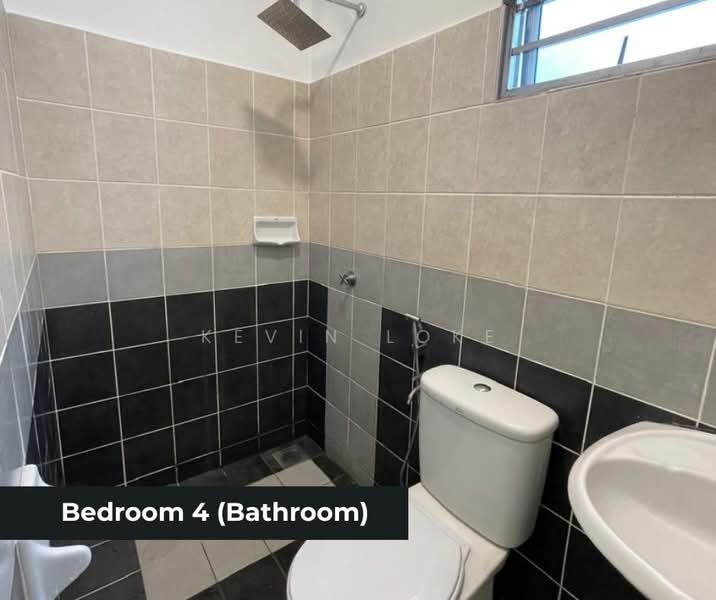 Rumah Berkembar untuk Dijual di Bandar Seri Putra (Bangi) - Kevin Loke - Bathroom - PropertyGuru.com.my