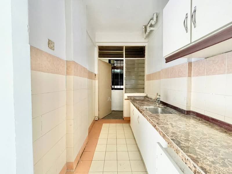 Pangsapuri untuk Dijual di Casmaria Apartment - Faisal Abu Omar - Kitchen - PropertyGuru.com.my