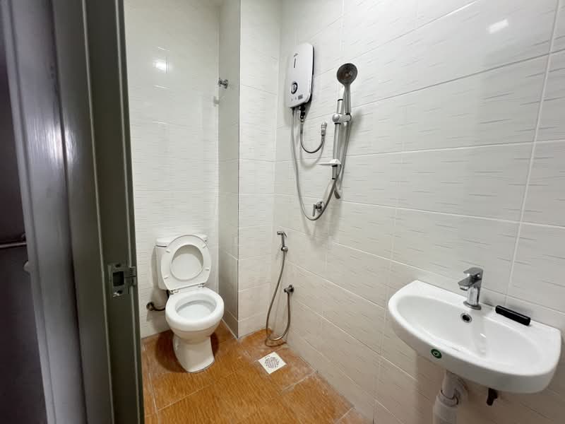 Servis Apartment untuk Dijual di Ayuman Suites - HC Lim - Bathroom - PropertyGuru.com.my