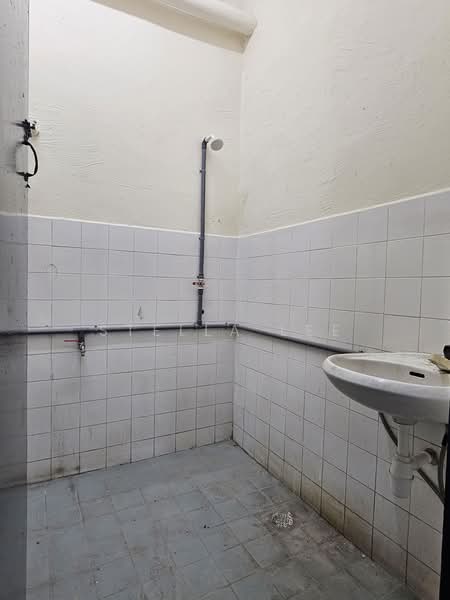 Kedai / Pejabat untuk Disewa di Taman Rakan Cheras (Cheras) - Stella Lee - Bathroom - PropertyGuru.com.my