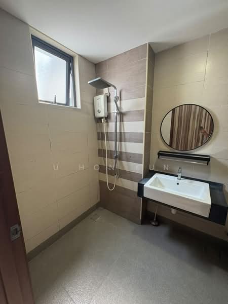 Pangsapuri untuk Disewa di Botanika - U Hon Kun - Bathroom - PropertyGuru.com.my