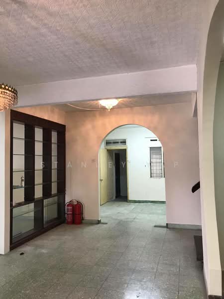 Bungalow for Sale in Taman Taynton View (Cheras) - Stanley Yap - Entrance - PropertyGuru.com.my