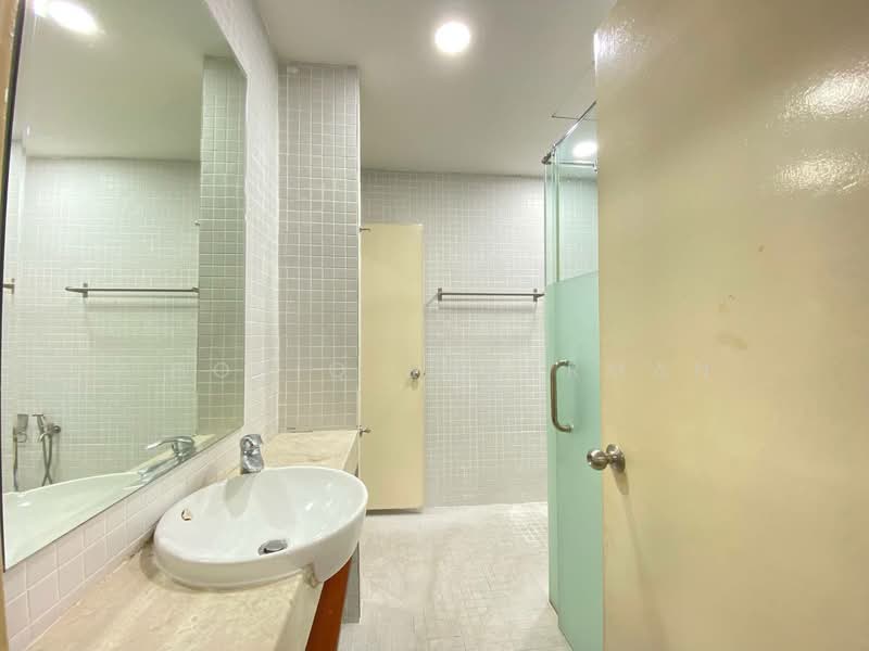Kondominium untuk Disewa di 10 Semantan Suites - Thoriq Suparman - Bathroom - PropertyGuru.com.my