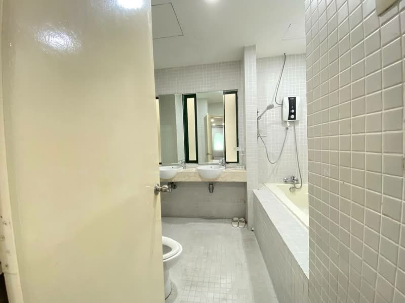Kondominium untuk Disewa di 10 Semantan Suites - Thoriq Suparman - Bathroom - PropertyGuru.com.my