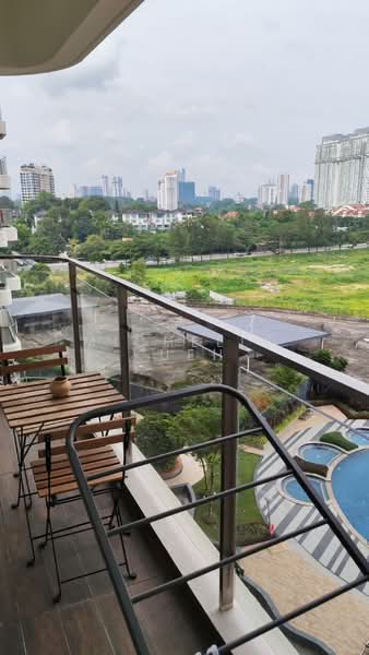 Servis Apartment untuk Disewa di Kings Bay @ Country Garden Danga Bay - Michelle Kueh - Balcony - PropertyGuru.com.my