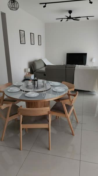 Servis Apartment untuk Disewa di Kings Bay @ Country Garden Danga Bay - Michelle Kueh - PropertyGuru.com.my