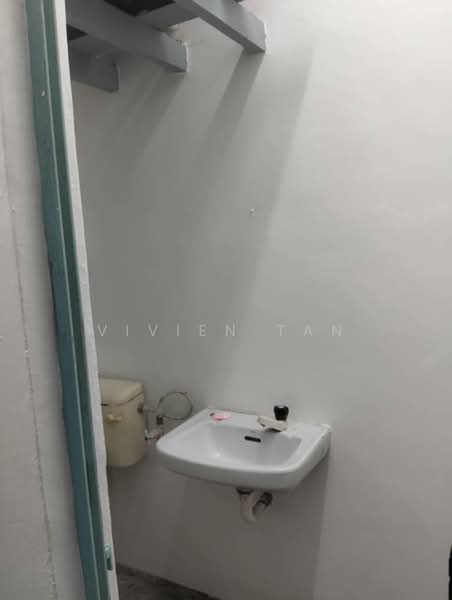 Flat for Sale at Taman Pulai Utama - Vivien Tan - Bathroom - PropertyGuru.com.my
